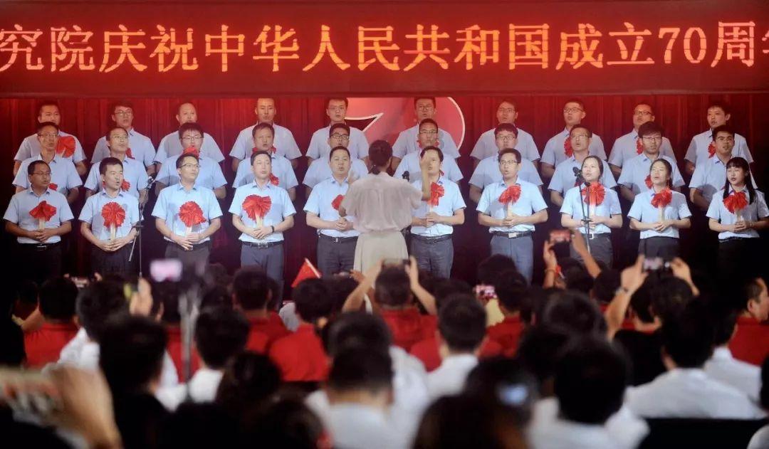 篮球运动员营救